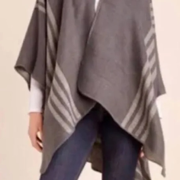 BB Dakota Blanket Scraf/Sweater - Picture 8 of 8